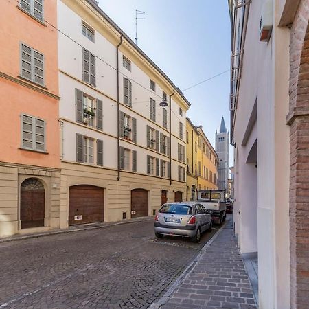 Parrot House - Casa In Centro A Parma Apartment Exterior photo