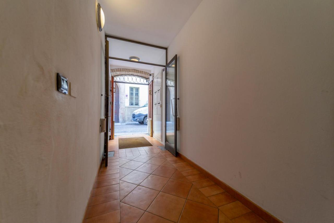 Parrot House - Casa In Centro A Parma Apartment Exterior photo