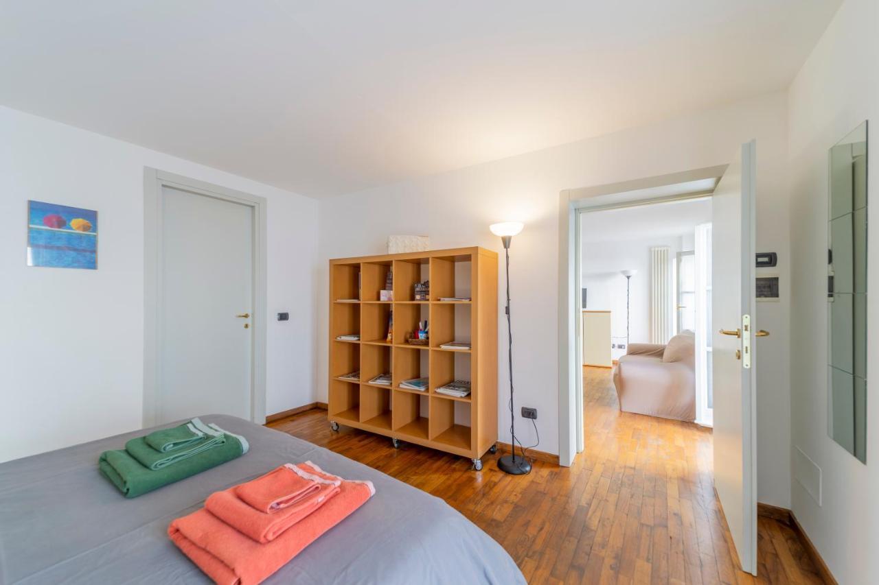 Parrot House - Casa In Centro A Parma Apartment Exterior photo